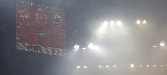 Επιτέθηκαν με πέτρες και μολότοφ σε περιπολικό μετά τον αγώνα Ολυμπιακού-Παναθηναϊκού
